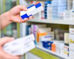Dados informam os produtos farmacêuticos com maiores variações no ano e reforçam a importância de comparar valores para economizar
- Foto: Reprodução